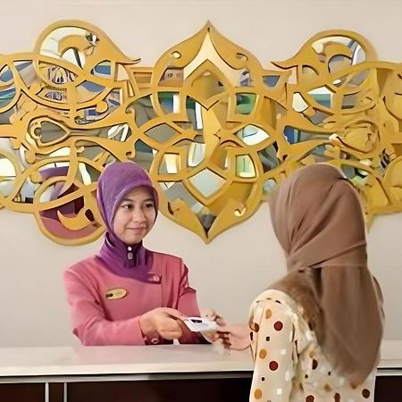 Yusro Hotel Restaurant & Convention Jombang Extérieur photo