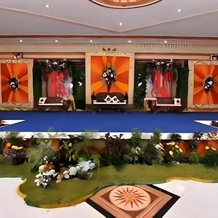 Yusro Hotel Restaurant & Convention Jombang Extérieur photo