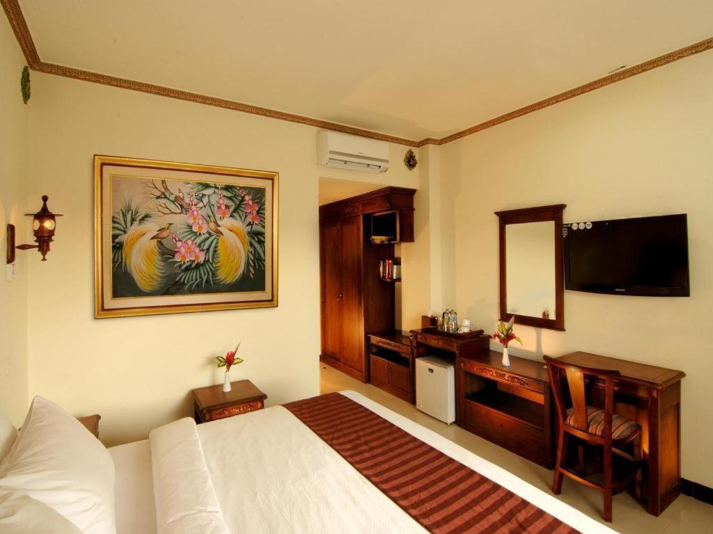 Yusro Hotel Restaurant & Convention Jombang Extérieur photo