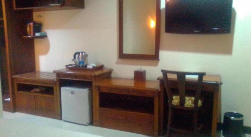 Yusro Hotel Restaurant & Convention Jombang Extérieur photo