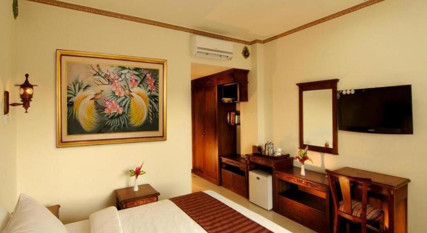 Yusro Hotel Restaurant & Convention Jombang Extérieur photo